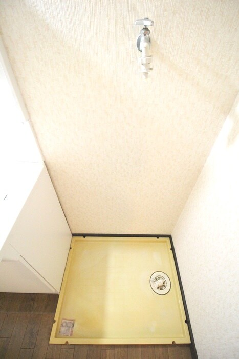 物件内観写真15　(洗濯機置場)