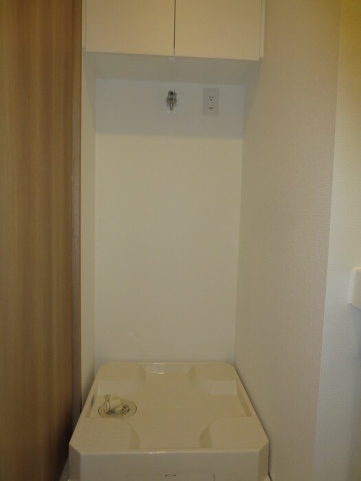 物件内観写真14　(洗濯機置場)