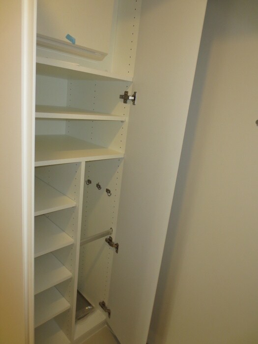 物件内観写真15　(収納)
