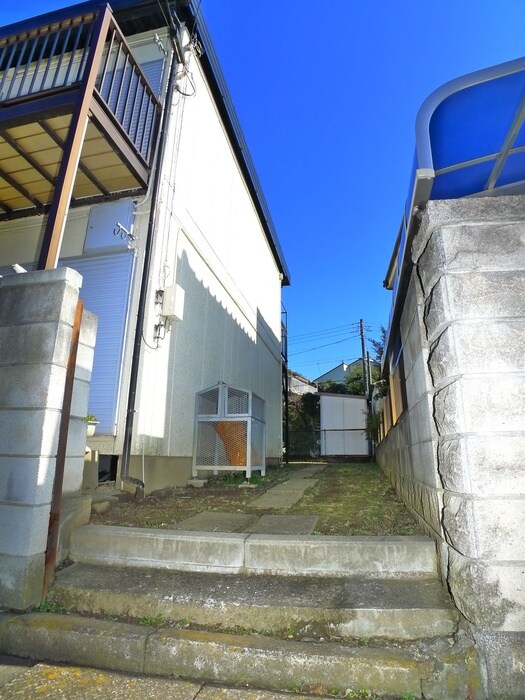 物件外観写真3　(エントランス部分)