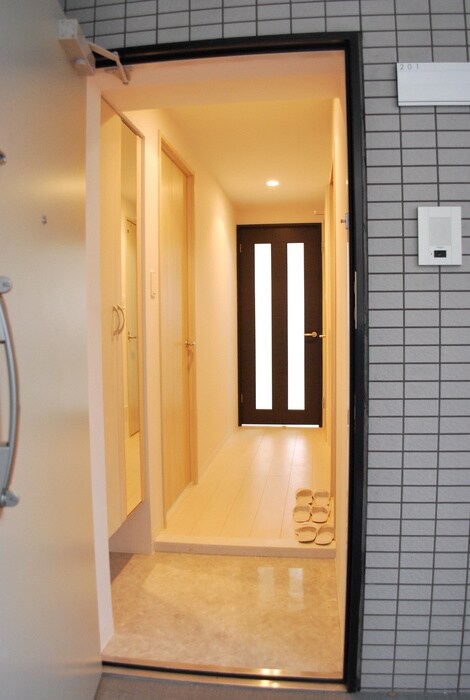 物件内観写真7　(玄関)