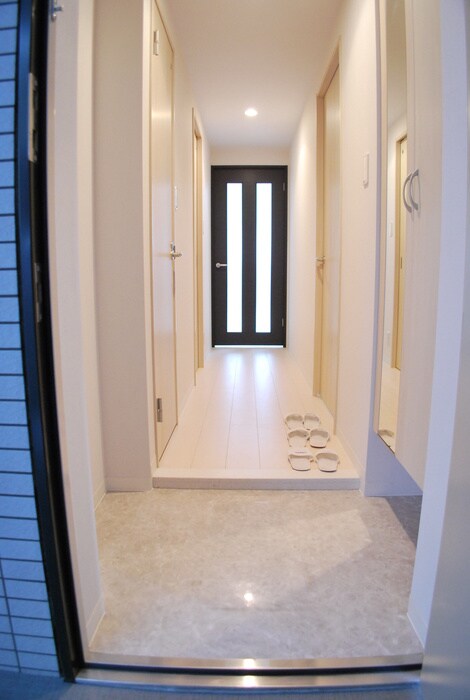 物件内観写真7　(玄関)