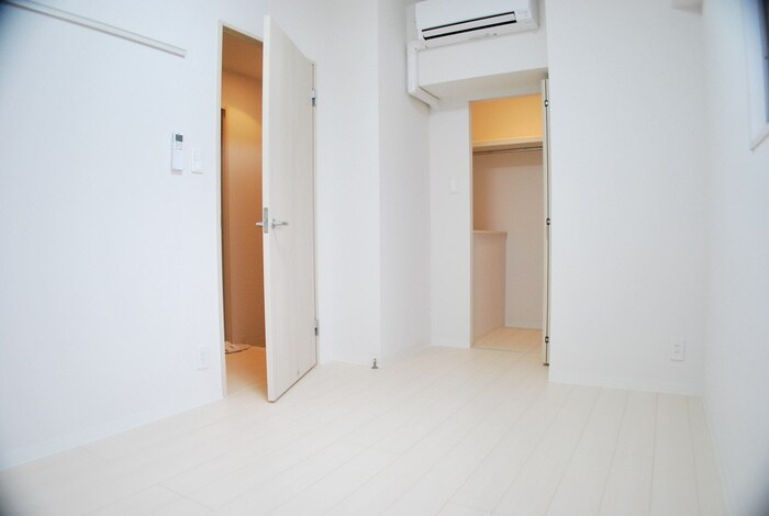 物件内観写真8　(居室)