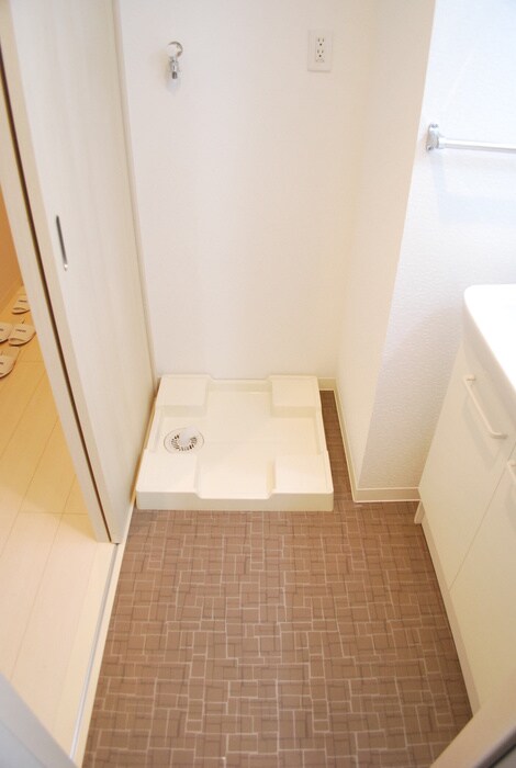 物件内観写真18　(洗濯機置場)