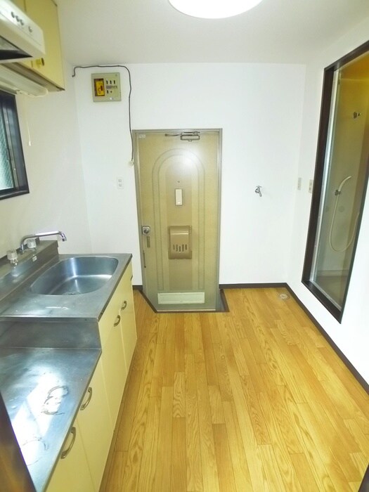 物件内観写真16　(玄関)