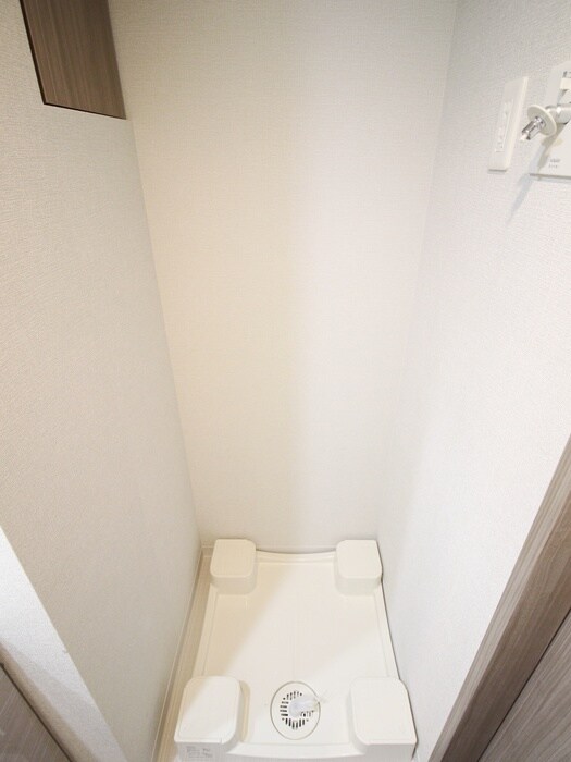 物件内観写真15　(洗濯機置場)