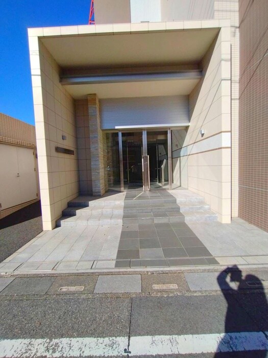 物件外観写真4　(エントランス部分)