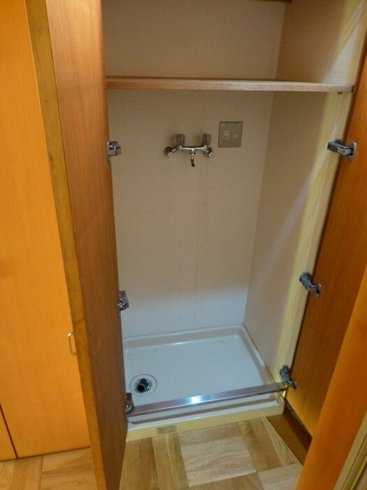 物件内観写真11　(洗濯機置場)