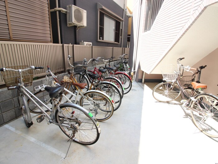 物件外観写真6　(駐輪場)