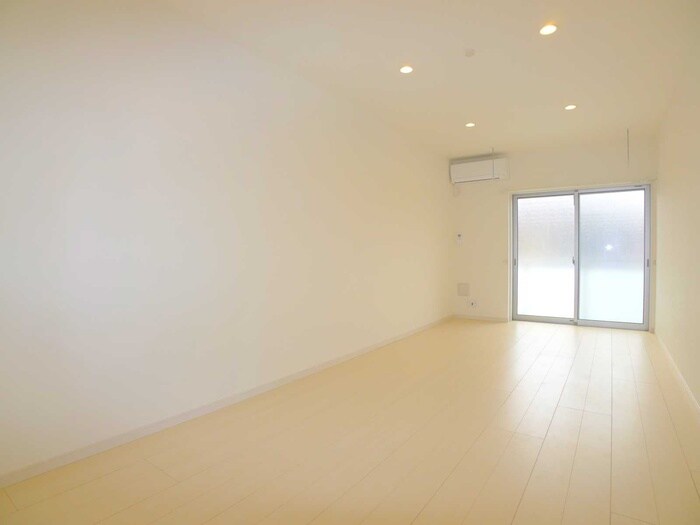 物件内観写真8　(室内からの展望)