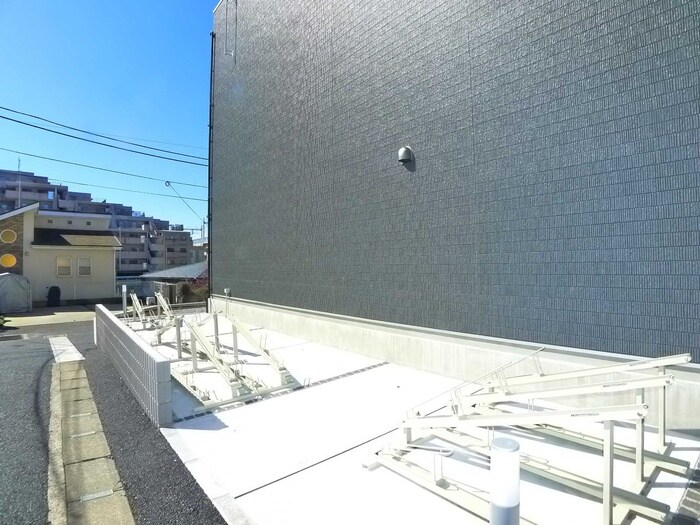 物件外観写真4　(駐輪場)