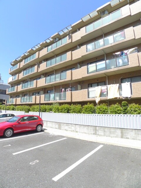 物件外観写真2　(駐車場)