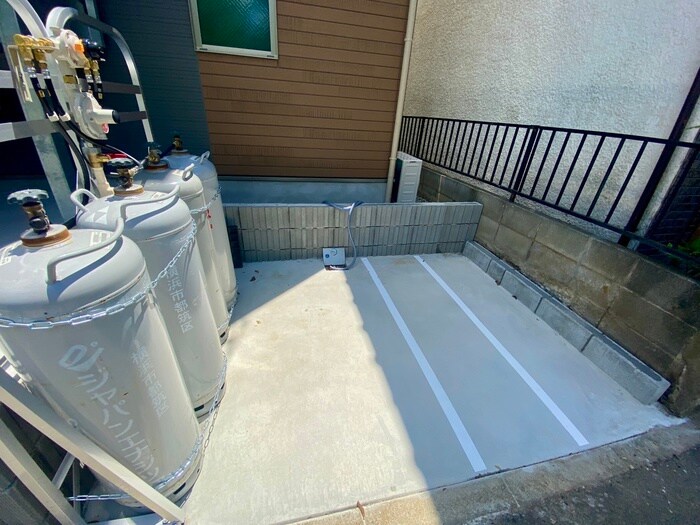 物件外観写真6　(駐輪場)