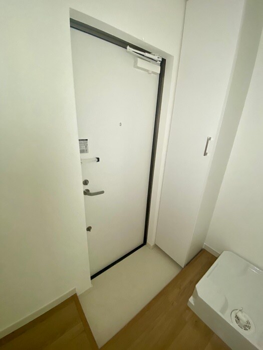物件内観写真11　(玄関)