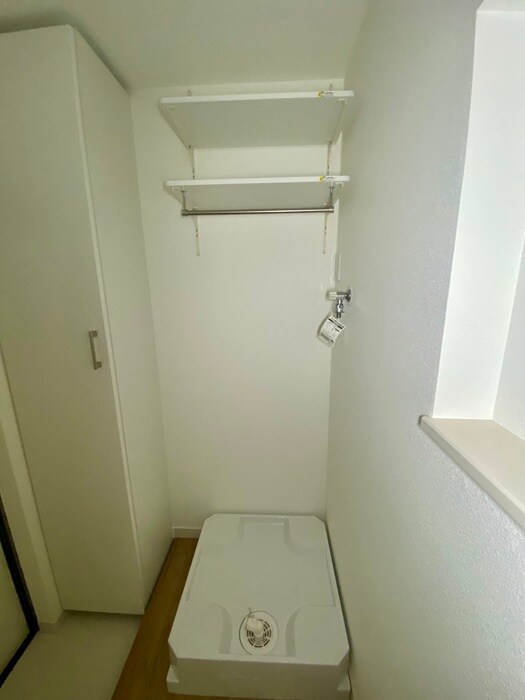 物件内観写真12　(洗濯機置場)