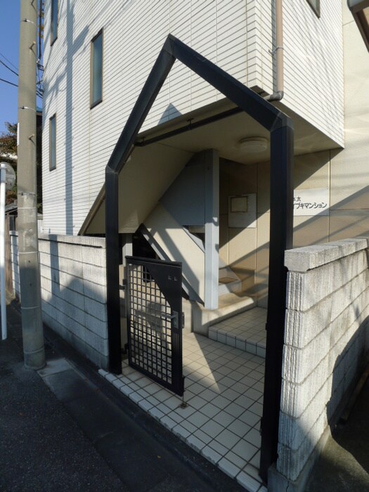 物件外観写真3　(エントランス部分)