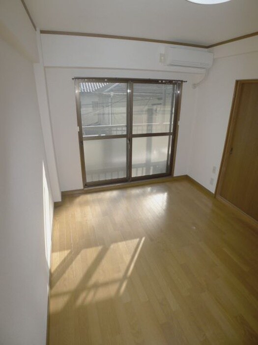 物件内観写真14　(室内からの展望)