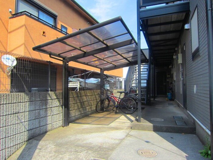 物件外観写真3　(駐輪場)