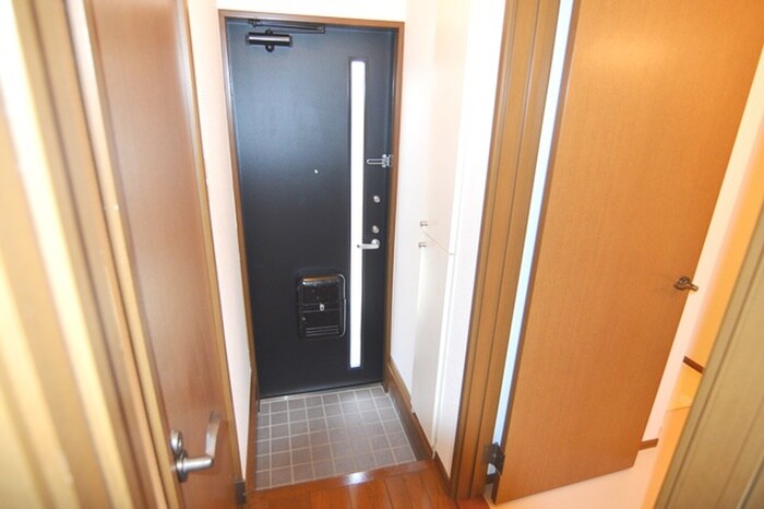 物件内観写真17　(玄関)