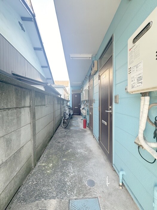 物件外観写真6　(エントランス部分)
