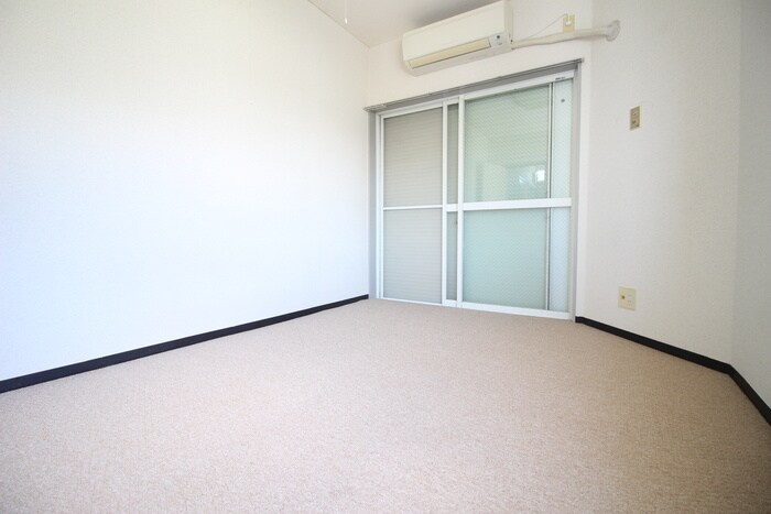 物件内観写真10　(居室)