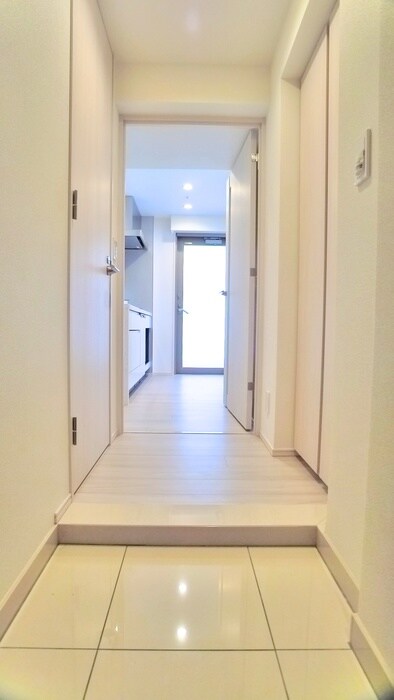 物件内観写真7　(玄関)