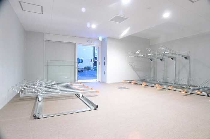 物件外観写真5　(駐輪場)