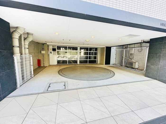 物件外観写真6　(駐車場)