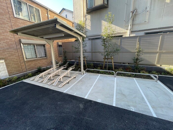 物件外観写真5　(駐輪場)