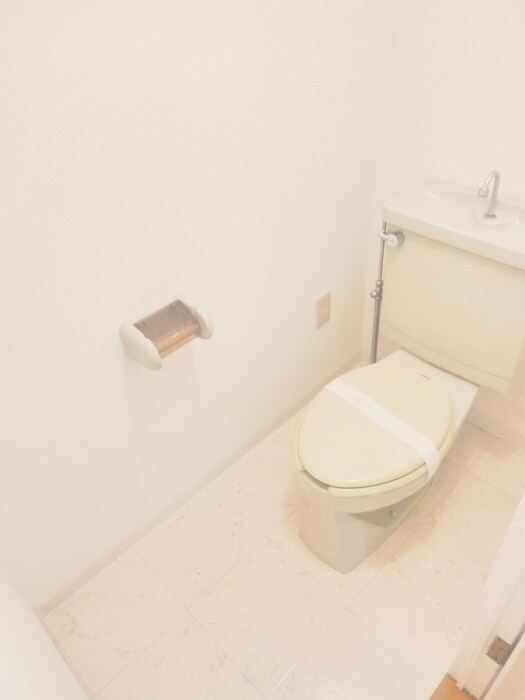 物件内観写真12　(トイレ)