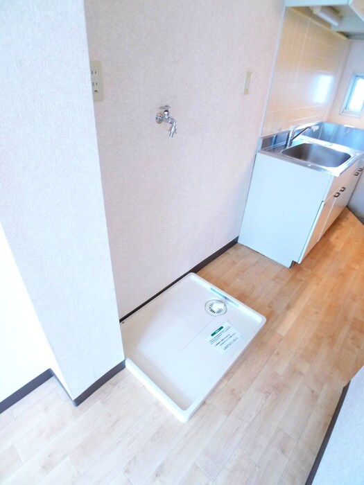 物件内観写真10　(洗濯機置場)