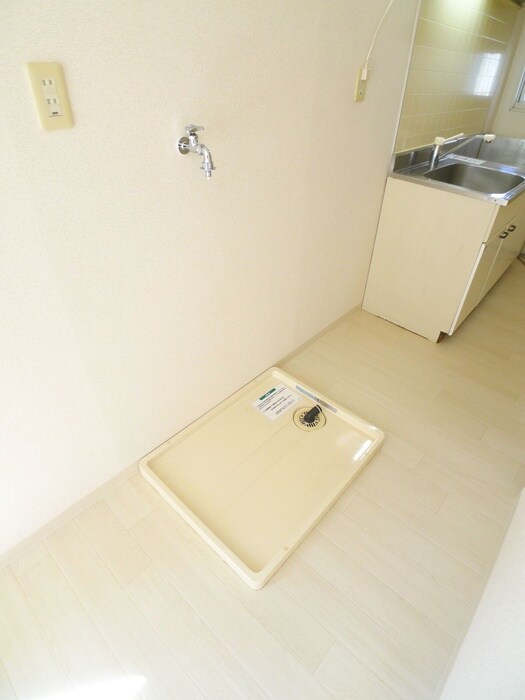 物件内観写真12　(洗濯機置場)