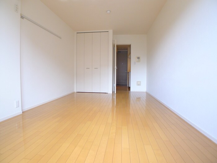 物件内観写真8　(室内からの展望)