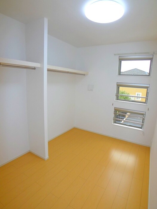 物件内観写真8　(居室)