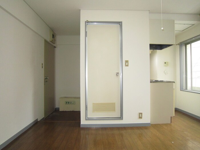 物件内観写真9　(居室)