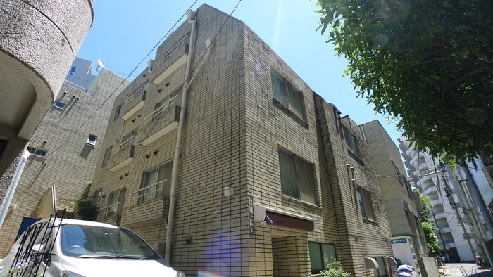 物件外観写真4　(エントランス部分)