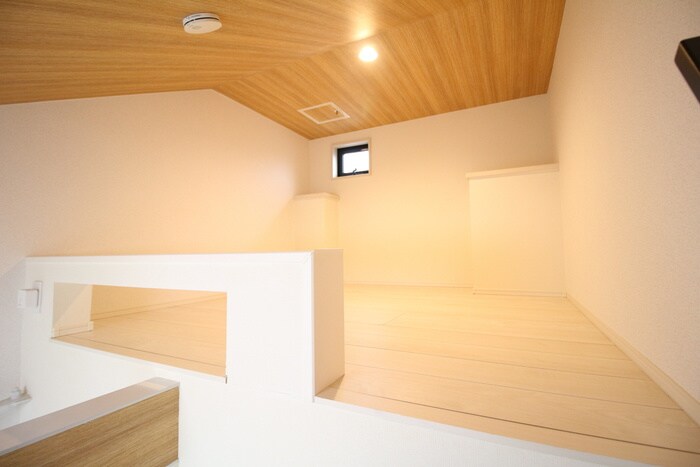 物件内観写真11　(ロフト)