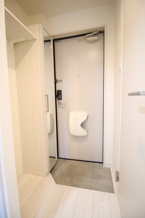 物件内観写真16　(玄関)