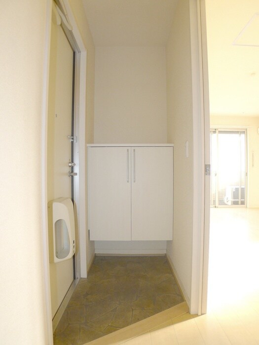 物件内観写真13　(玄関)
