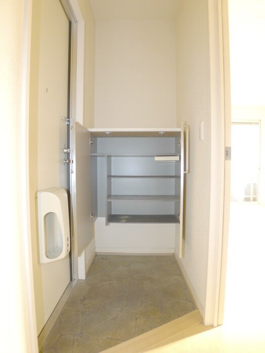 物件内観写真17　(玄関)