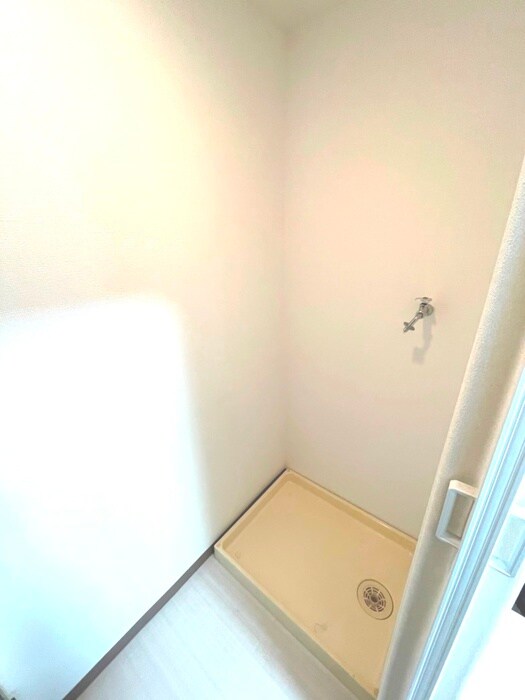 物件内観写真14　(洗濯機置場)