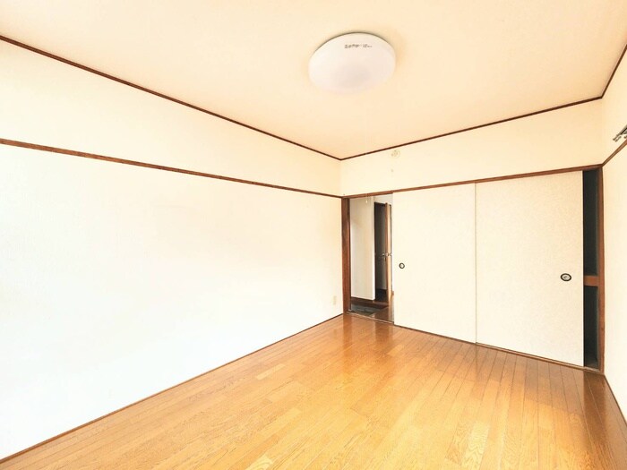 物件内観写真8　(居室)