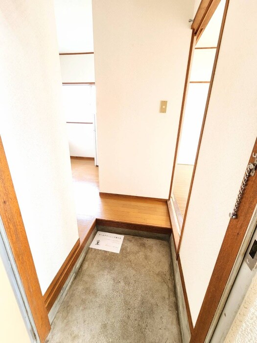 物件内観写真15　(玄関)