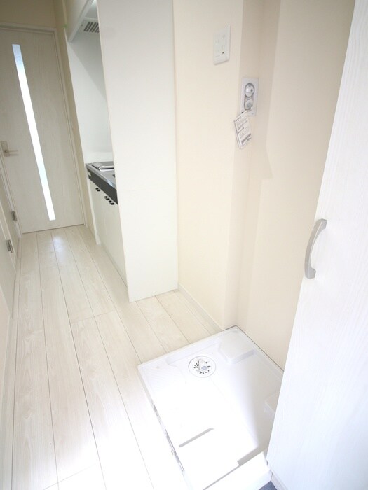 物件内観写真12　(洗濯機置場)