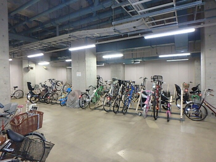 物件外観写真5　(駐輪場)