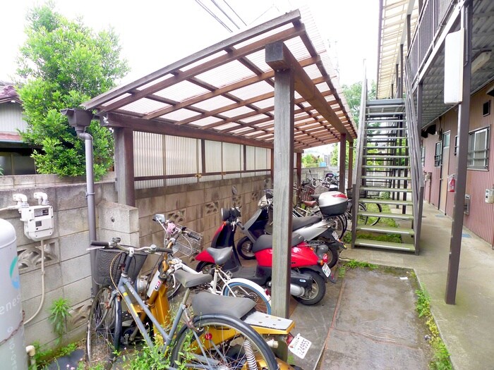 物件外観写真4　(駐輪場)
