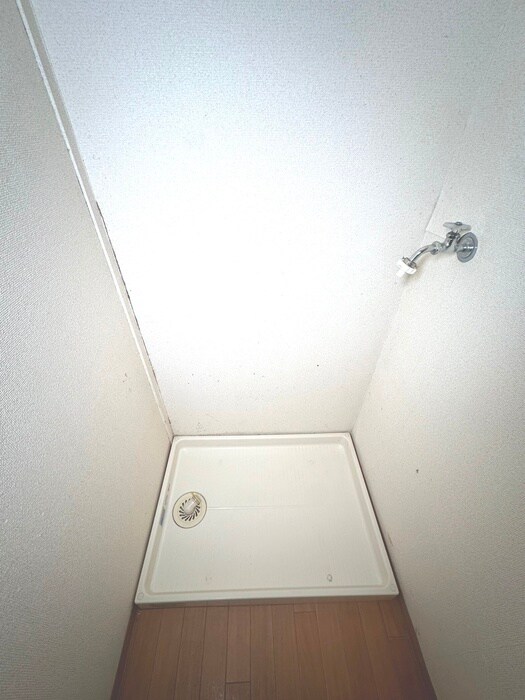 物件内観写真16　(洗濯機置場)