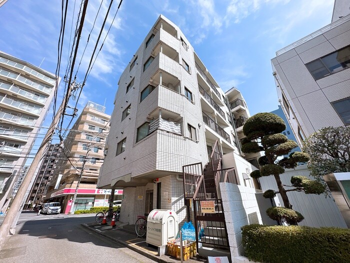 物件外観写真2　(エントランス部分)