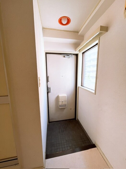 物件内観写真12　(玄関)