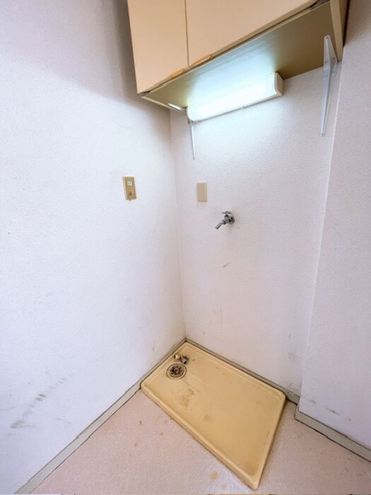 物件内観写真18　(洗濯機置場)